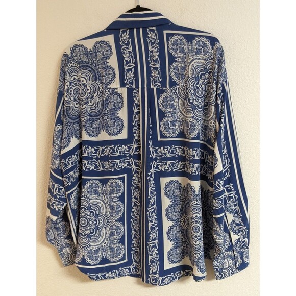 Tolani Onika Arabesque Top Blue White Long Sleeve Button Up Women's Size Medium - Picture 3 of 11